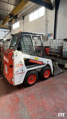 Minicargadora Bobcat S70 - 1