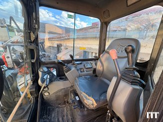 Excavadora Bobcat E50 - 8